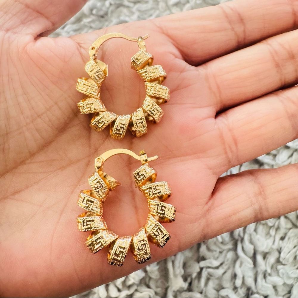 Elegant 18K Gold Plated Hoop Earrings. New